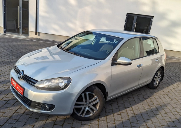 Volkswagen Golf cena 23900 przebieg: 209000, rok produkcji 2011 z Jędrzejów małe 137